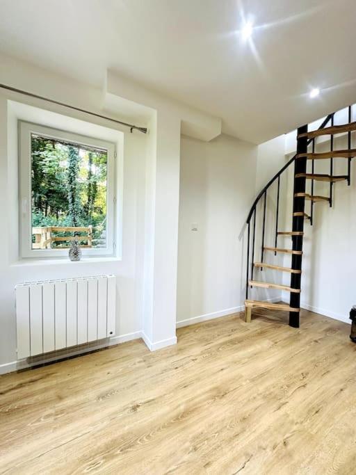 Jungle Appartement Avec Terrasse Лаон Екстериор снимка