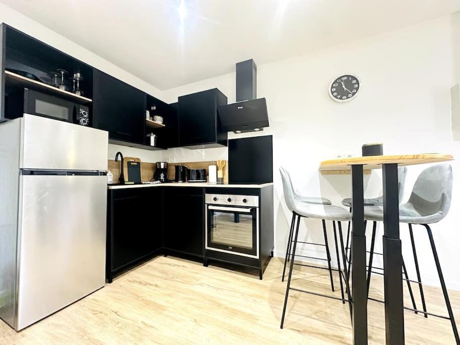 Jungle Appartement Avec Terrasse Лаон Екстериор снимка