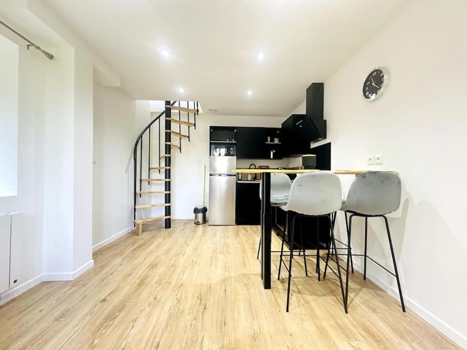 Jungle Appartement Avec Terrasse Лаон Екстериор снимка
